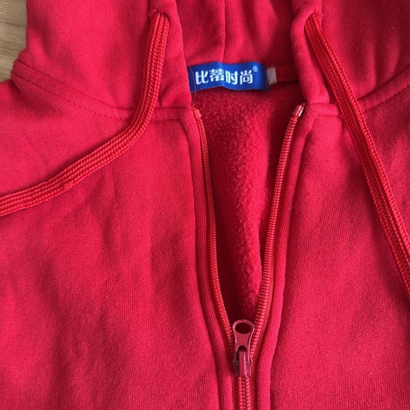 Sleeveless Hoodie - Picture 2 of 2